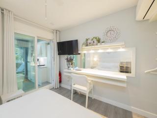 Cubo's Poseidon Apartment 3 & Pool - Benalmádena - 1