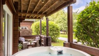Lake View Lodge with Hot Tub - Thirsk - 9