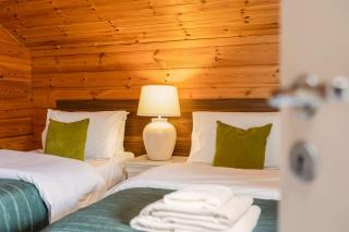 Lake View Lodge with Hot Tub - Thirsk - 7
