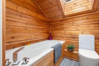 Lake View Lodge with Hot Tub - 2