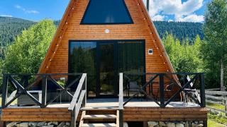 Cottage and sauna hill silence mestia 2 - 0