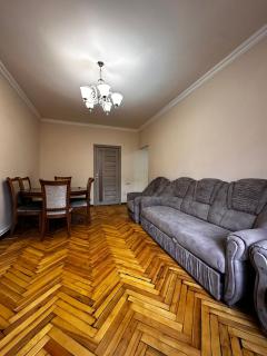 Avchieva's apt on Sundukyan Street - 2