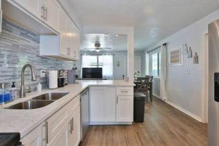 Fenced in With Jacuzzi Close to Siesta Key Bridge! - 6