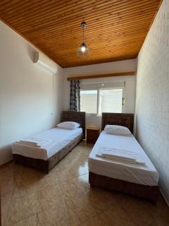 White House Dami - Saranda - 2