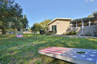 Home With Fenced Yard, Hot tub, Grill and 3 King Beds! - 0