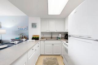 Discover Serenity at TradeWinds Unit 704, Marco Island - Book Your Stay for a Relaxing Getaway! - Marco Island - 5