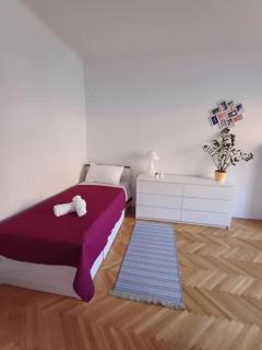 City Center Apartment Gustin - 3