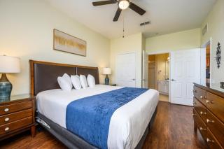 Beautiful Modern Condo, Near The Parks! 3021 - 2