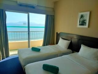 3 bedroom apartment Full sea view homestay - Tanjung Bungah - 9