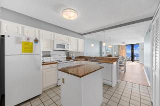 Expansive Oceanfront Balcony at The Summit w Pool - Myrtle Beach - 3