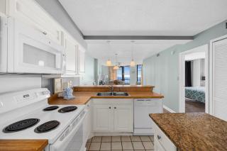 Expansive Oceanfront Balcony at The Summit w Pool - Myrtle Beach - 4