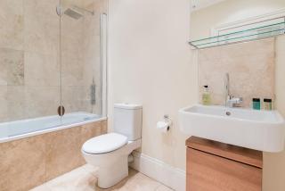 Super Central - Georgian Double Upper Flat with Castle Views in New Town - 8