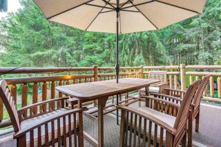 Magical Metamora Cottage w/ Fire Pit, Pond, Deck! - 4