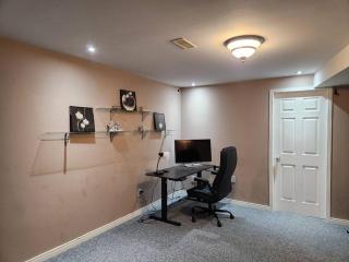 Spacious & Comfortable 1BR Unit, Peaceful Setting - Ottawa - 3