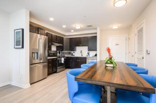 Brand New Modern Vista Cay Reserve Condo - 5008 - 3