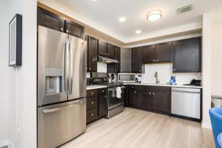 Brand New Modern Vista Cay Reserve Condo - 5008 - 2