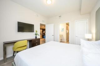 Brand New Modern Vista Cay Reserve Condo - 5008 - 1