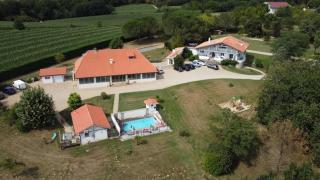 Gîtes 15 à 17 personnes avec salle de réunion - Sarraziet - 0