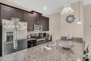 5 Bedrooms 4 Bathrooms Storey Lake 4813 Br - 5