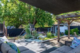 Chic RV Retreat, Stunning Yard in Roseburg - Roseburg - 2