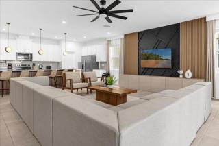 9 Bedrooms- 6,5 Bathrooms-Solara Resort 9113Cr - Davenport - 9