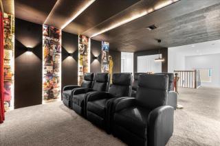 9 Bedrooms 65 Bathroomssolara Resort 9113Cr - 2