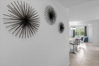 2 Bedrooms 2 Bathrooms Storey Lake 4751-207 Ct - 2