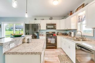 Comfortable Muncy Home with Serene Views! - - 3