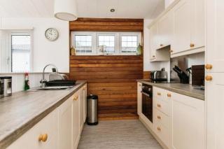 Remarkable 3-Bed Lodge in Honiton - 4