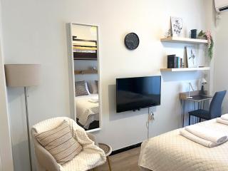 Cosy studio flat in central Athens, 2bed-4th floor with balcony, next to Divani Caravel hotel - Athene - 3