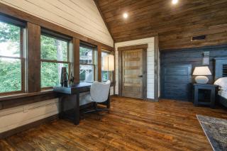 Stag's Manor - Luxury Rustic Modern Cabin - Morganton - 5