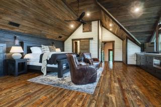 Stag's Manor - Luxury Rustic Modern Cabin - Morganton - 4