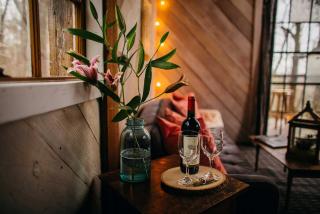 Treetop Hideaways: Luna Loft Treehouse - 2