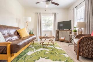 Sunny Retreat in Flamingo Suite! - Pompano Beach - 9