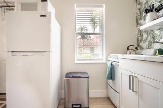 Sunny Retreat in Flamingo Suite! - Pompano Beach - 4