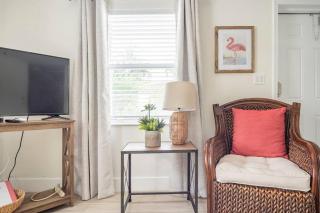Sunny Retreat in Flamingo Suite! - Pompano Beach - 7
