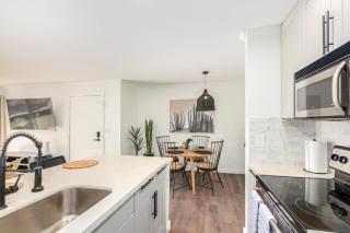 Luxe, 2br Old Town Condo Wpatio, Pool, & Parking - Scottsdale - 6