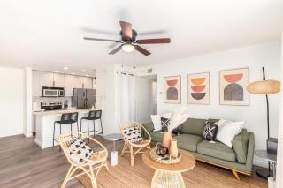 Luxe, 2br Old Town Condo Wpatio, Pool, & Parking - Scottsdale - 8