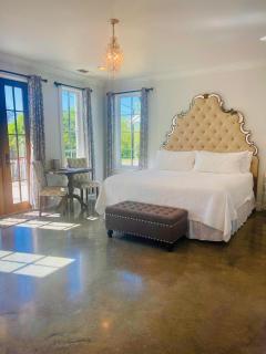 Emigrant's Inn - 8