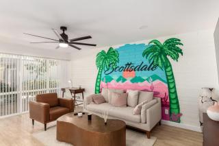 Modern-industrial Old Town Condo Wpool, & Wd - Scottsdale - 2
