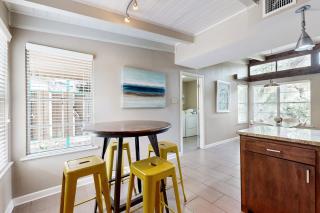 Zin Live Oak Living - 2