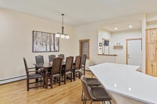 Shuffleboard Table - Modern Kitchen - Garage - Hot Tub - 2