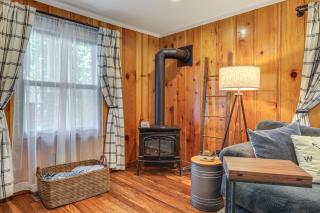 California Mountain Cabin with Lake Access and Deck! - Long Barn - 6