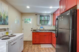 California Mountain Cabin with Lake Access and Deck! - Long Barn - 3