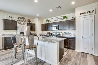 Cozy Buckeye Home with Patio and Fire Pit! - Buckeye - 2