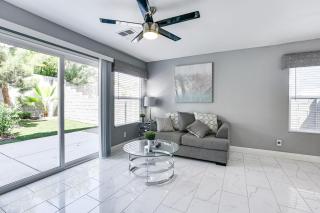 Dog-Friendly Las Vegas Escape with Patio! - Las Vegas - 2