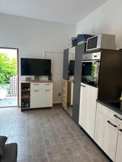 Cozy Studio Apartment Near Beach - Vir - 4