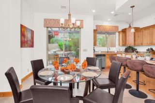 Coral Ridge 1889 Golf Course View, Spacious yard - 1