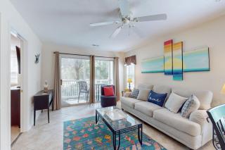 Balcony & Pool Access: 'Longs Cozy Haven' - 0