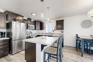 Blue House - Rockaway Beach - 2